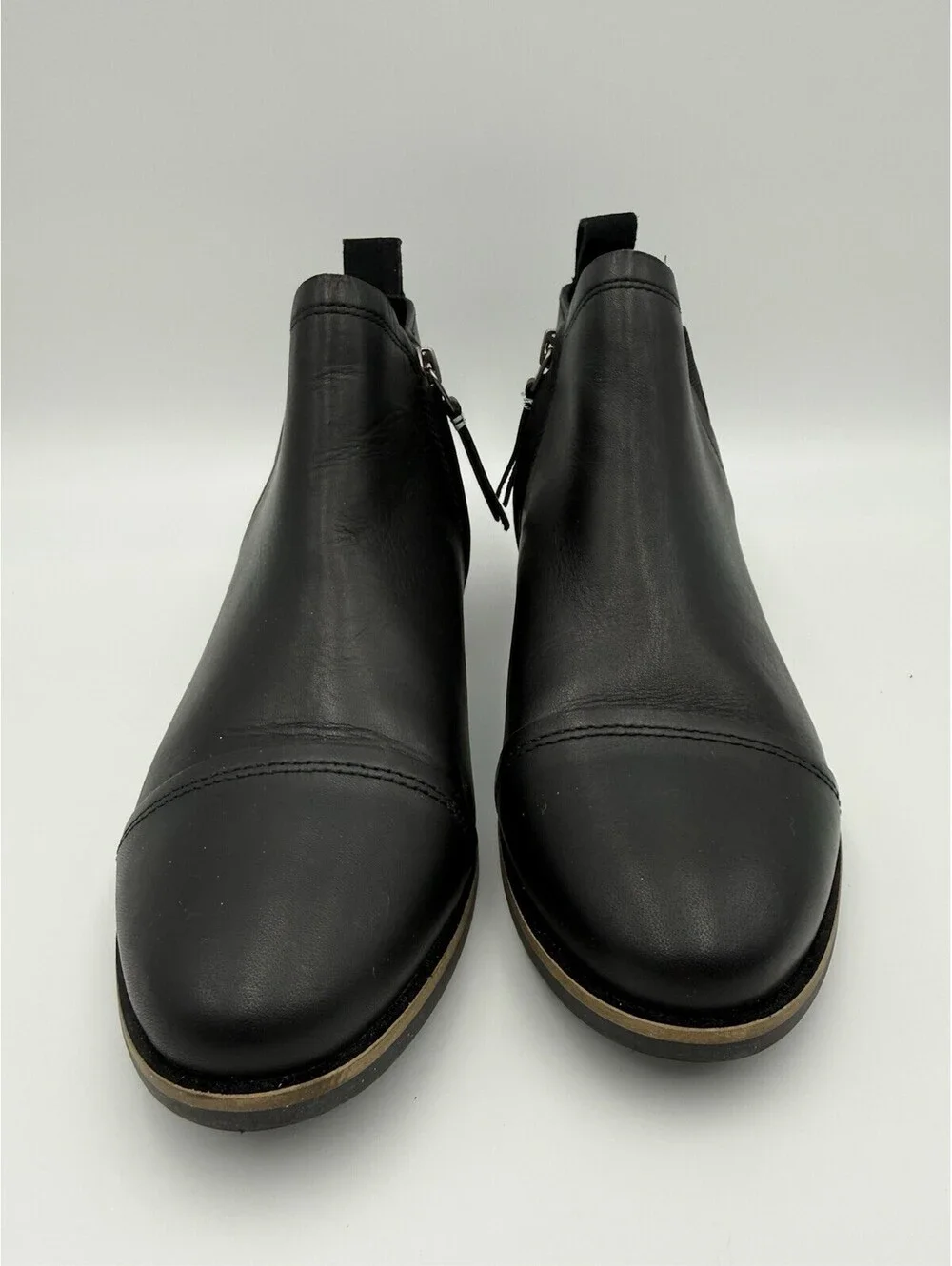 Toms Reese Smooth Black Leather Ankle Boot Bootie Women's Size 7.5 Versatile